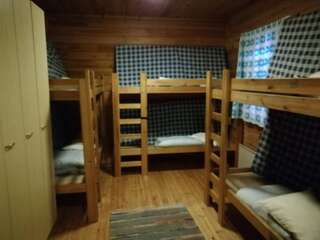 Курортные отели Old Pine Husky Lodge Кеминмаа Двухместный номер с 2 отдельными кроватями и общим туалетом-3